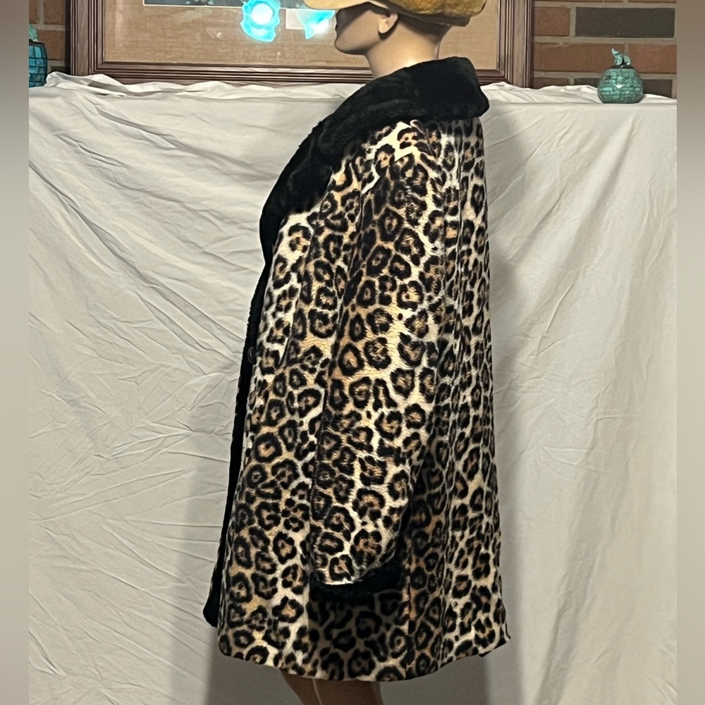 SOLD!  Sz L 60s vintage faux fur leopard print coat Style By Davis of Boston - Picture 2 of 13